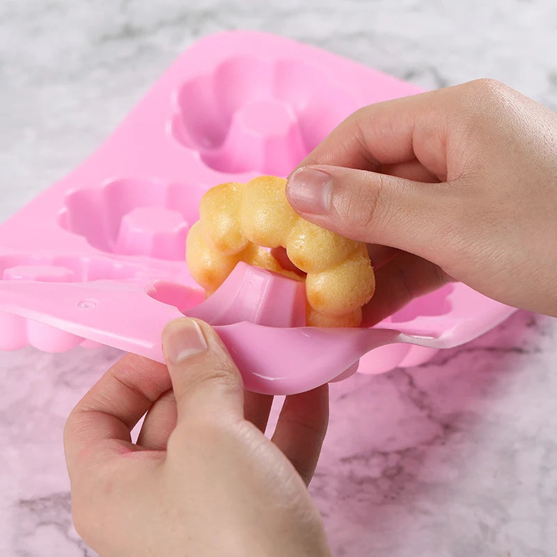 Silicone Donut Mould – 3D Non-Stick Baking Mould for Donuts, Muffins, Cakes and Pastries