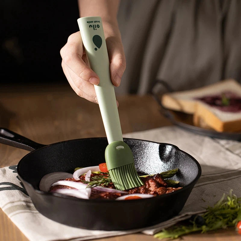 Silicone BBQ Oil Brush – Heat Resistant Basting Brush for Baking, Grilling and Cooking
