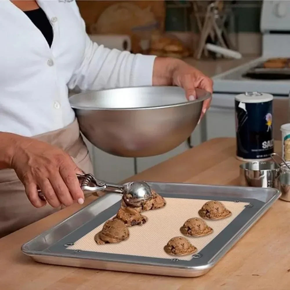 Leak-Proof Silicone Baking Mat