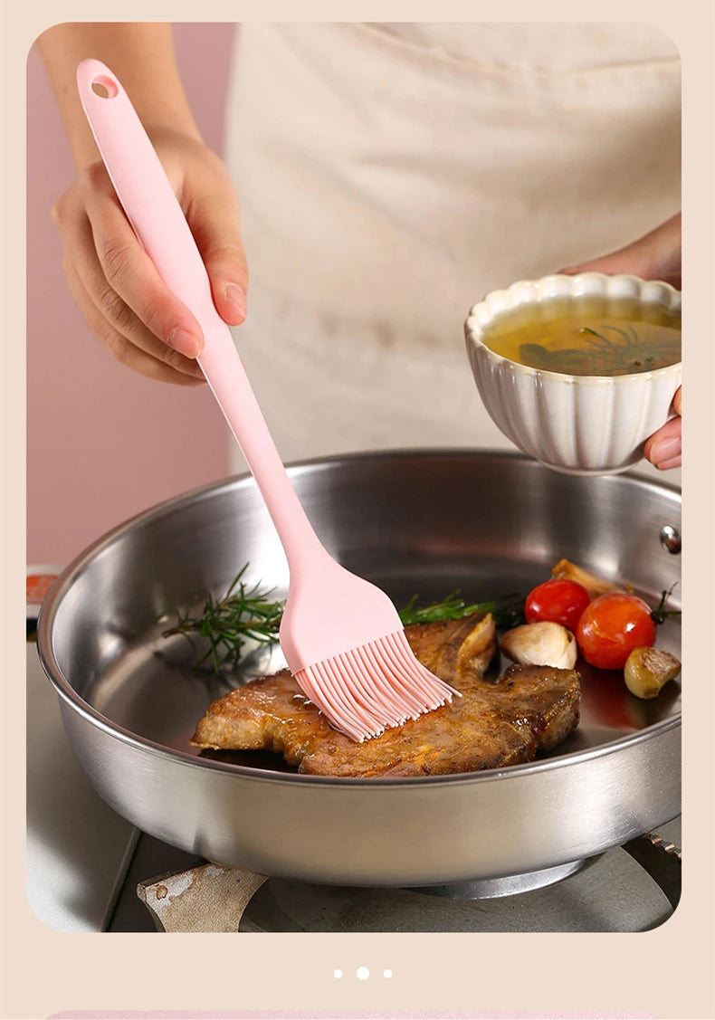 Short or Long Silicone Baking Oil Brush – Heat Resistant Pastry, Pizza and BBQ Cooking Tool