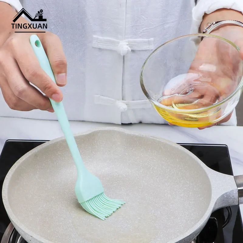 Short or Long Silicone Baking Oil Brush – Heat Resistant Pastry, Pizza and BBQ Cooking Tool