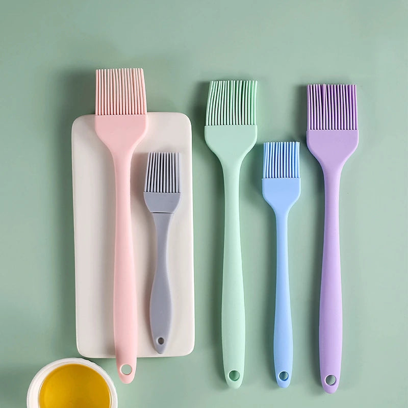 Short or Long Silicone Baking Oil Brush – Heat Resistant Pastry, Pizza and BBQ Cooking Tool