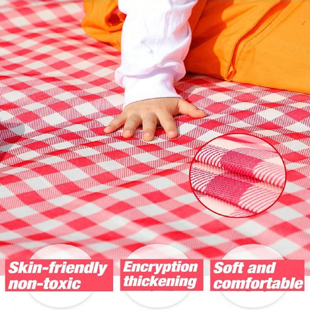 Checkered Picnic Blanket 140×190cm – Washable Lightweight Mat with Handle for Camping