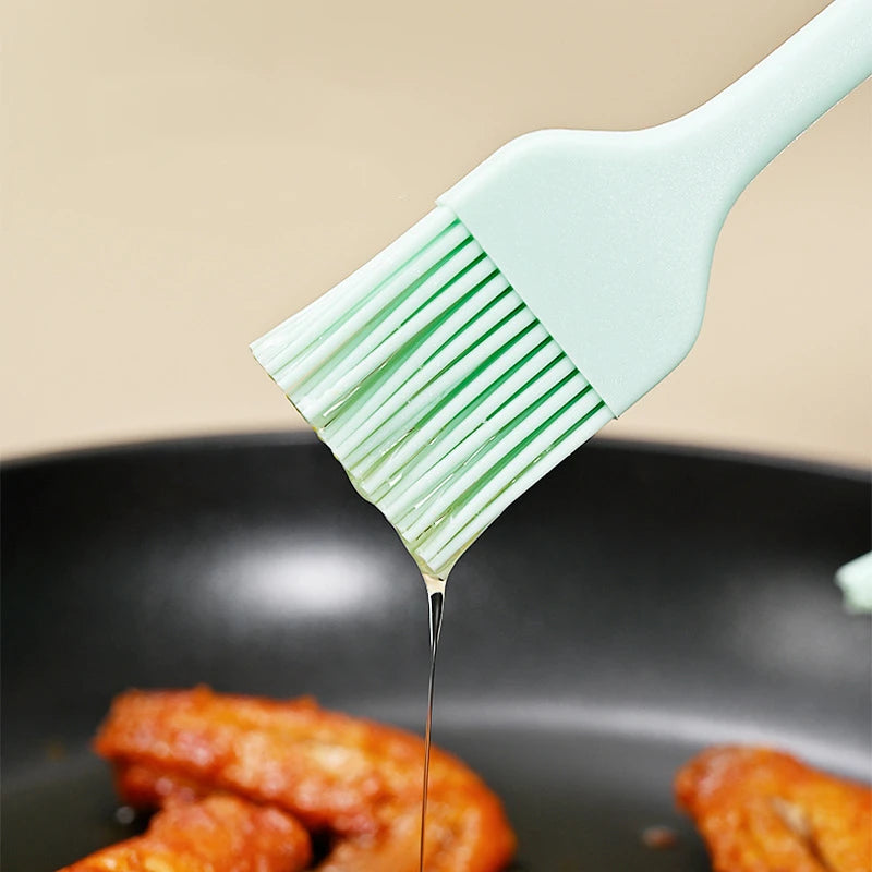 Short or Long Silicone Baking Oil Brush – Heat Resistant Pastry, Pizza and BBQ Cooking Tool