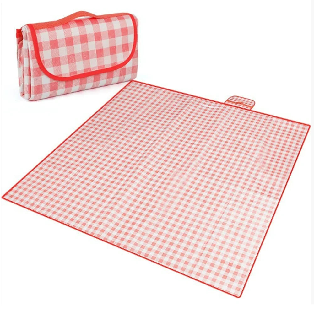 Checkered Picnic Blanket 140×190cm – Washable Lightweight Mat with Handle for Camping