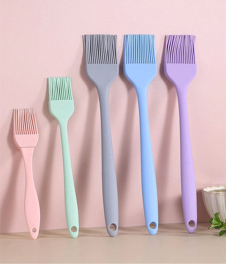 Short or Long Silicone Baking Oil Brush – Heat Resistant Pastry, Pizza and BBQ Cooking Tool