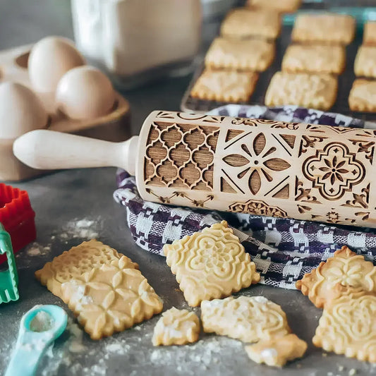Wooden Embossed Rolling Pin – 35cm Patterned Roller for Cookies, Biscuits & Fondant